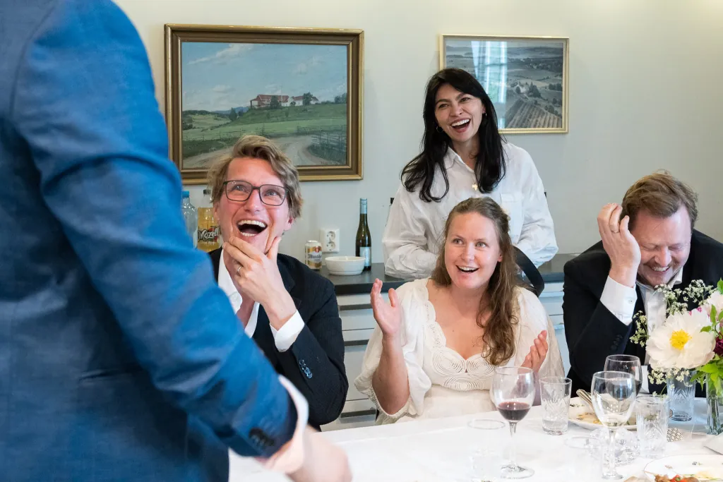 Interaktiv nærmagi skaper smil på firmaarrangement i Kristiansand